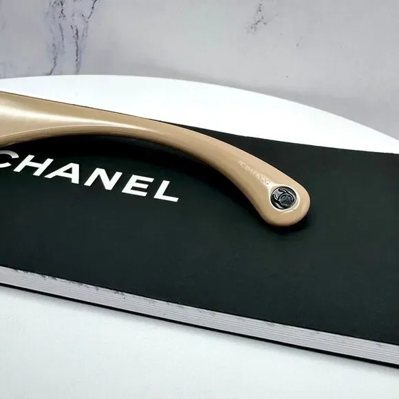 New CHANEL Sunglasses - Picture 10 of 16